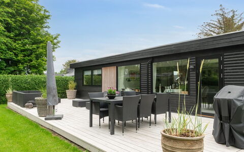 Elma - 350M from the Sea: Mobilia, Interior Design, Pavimentazione, Legna, Pavimento, Soffitto, Pavimento In Legno, Sedia, Tavolo, Illuminazione
