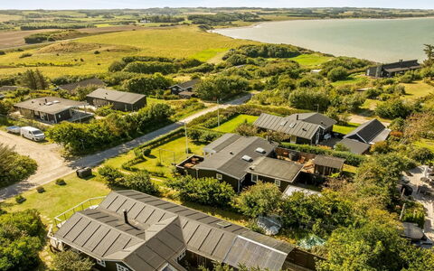 Engelbertine - 210M to the Fjord: Zona Residenziale, Paesaggio, Tetto, Casa, Lotto, Estate, Visione Globale, Villetta, Landscaping, Sobborgo