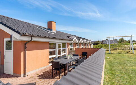 Jenvold - 600M from the Sea: Mobilia, Interior Design, Pavimentazione, Legna, Pavimento, Soffitto, Pavimento In Legno, Sedia, Tavolo, Illuminazione