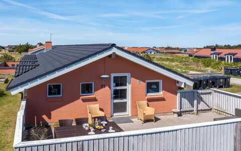 Jenvold - 600M from the Sea: Mobilia, Interior Design, Pavimentazione, Legna, Pavimento, Soffitto, Pavimento In Legno, Sedia, Tavolo, Illuminazione