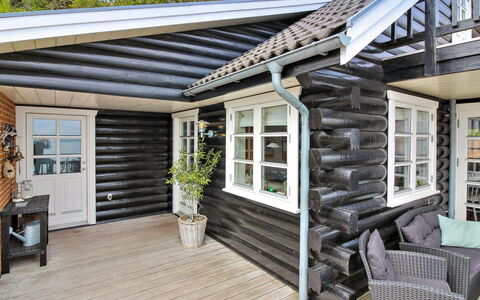 Sander - 10M to the Fjord: Mobilia, Interior Design, Pavimentazione, Legna, Pavimento, Soffitto, Pavimento In Legno, Sedia, Tavolo, Illuminazione