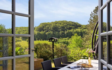 Teijo - 2.5Km from the Sea: Mobilia, Sedia, Tavolo, Mobili Da Esterno, Cucina & Sala Da Pranzo Tavolo, Shade, Tavolo Esterno, Eco Hotel, Giardino