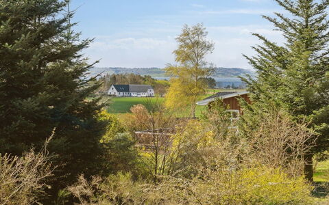 Enita - 350M from the Sea: Legna, Casa, Portico, Deck, Latifoglie, Tetto, Color Legno, Pavimento In Legno, Eco Hotel
