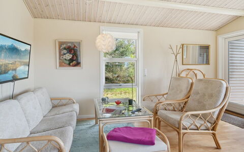 Enita - 350M from the Sea: Legna, Casa, Portico, Deck, Latifoglie, Tetto, Color Legno, Pavimento In Legno, Eco Hotel