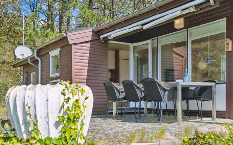 Enita - 350M from the Sea: Legna, Casa, Portico, Deck, Latifoglie, Tetto, Color Legno, Pavimento In Legno, Eco Hotel