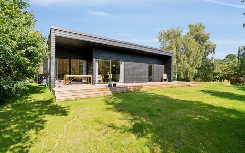 Filip - 1.2Km from the Sea: Tetto, Casa, Porta, Villetta, Shade, Raccordo, Cortile, Estate, Backyard