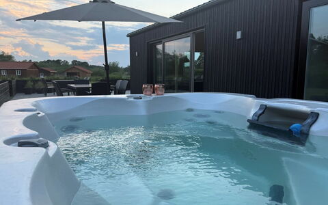 Asel - 350M from the Sea: Materiale Composito, Vasca Idromassaggio, Vasca Da Bagno, Idraulico Fixture, Piscina, Mobili Da Esterno, Cortile, Hotel