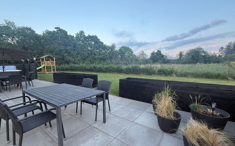 Asel - 350M from the Sea: Mobilia, Mobili Da Esterno, Lotto, Giardino, Tavolo Esterno, Sedia, Landscaping, Shade, Prato, Backyard