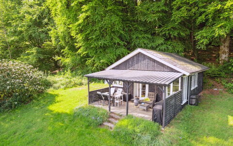 Ginne - 100M to the Fjord: Albero, Erba, Legna, Arbusto, Casa, Villetta, Tetto, Area Rurale, Casa