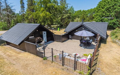Jahn - 1.8Km from the Sea