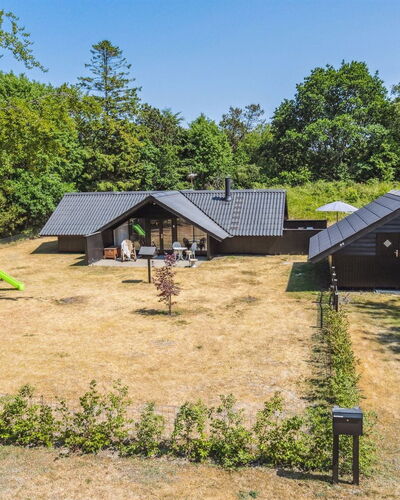 Jahn - 1.8Km from the Sea