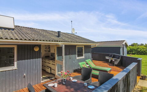 Wisti - 600M from the Sea: Legna, Tetto, Casa, Casa, Villetta, Porta, Latifoglie, Raccordo, Plank, Shade