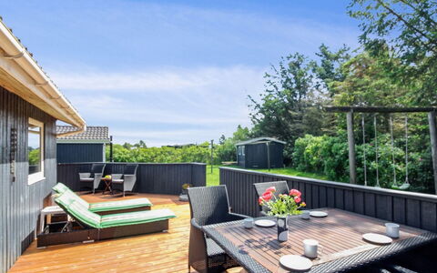 Wisti - 600M from the Sea: Legna, Casa, Deck, Latifoglie, Pavimento In Legno, Color Legno, Plank, Portico, Shade, Villetta