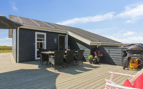 Thomsen - 475M from the Sea: Legna, Tetto, Casa, Architettura, Porta, Casa, Villetta, Mobili Da Esterno, Raccordo, Deck