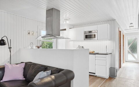 Ingebore - 700M from the Sea: Pavimentazione, Interior Design, Pavimento, Legna, Mobilia, Soffitto, Cucina, Pavimento In Legno, Elettrodomestico Da Cucina, Elettrodomestico