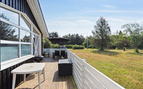 Ingebore - 700M from the Sea: Casa, Portico, Villetta, Shade, Deck, Raccordo, Plank, Estate, Latifoglie, Cortile