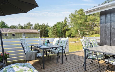 Ingebore - 700M from the Sea: Legna, Mobilia, Mobili Da Esterno, Sedia, Tavolo Esterno, Tavolo, Deck, Shade, Portico, Cucina & Sala Da Pranzo Tavolo