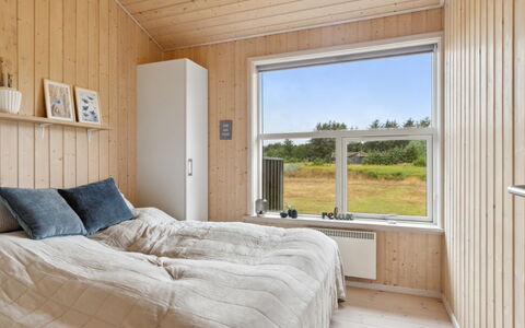 Sazdo - 1.1Km from the Sea: Legna, Camera Da Letto, Letto, Pavimento, Pavimentazione, Soffitto, Interior Design, Lenzuolo, Bedding, Telaio Del Letto