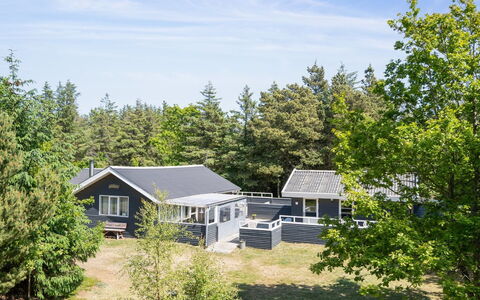 Aneline - 700M from the Sea: 