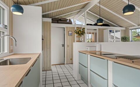 Hrefna - 500M from the Sea: Cucina, Interior Design, Controsoffitto, Pavimentazione, Soffitto, Pavimento, Lampada, Cabinetry, Idraulico Fixture, Lavello