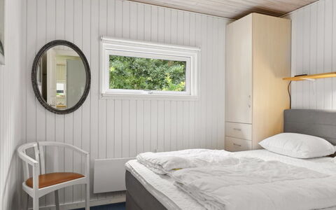 Alkmar - from the Sea: Letto, Camera Da Letto, Legna, Interior Design, Pavimentazione, Lenzuolo, Pavimento, Bedding, Soffitto, Mobilia