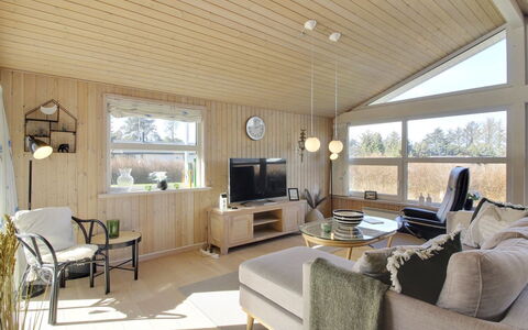 Fridhild - 875M from the Sea: Mobilia, Interior Design, Pavimentazione, Legna, Pavimento, Soffitto, Pavimento In Legno, Sedia, Tavolo, Illuminazione
