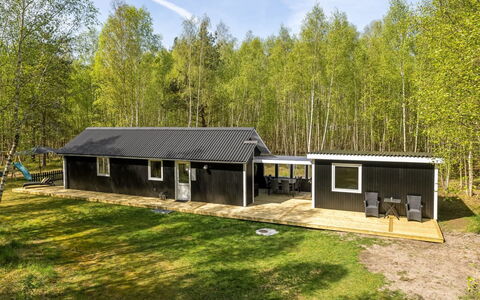 Tellervo - 1.5Km from the Sea: Legna, Casa, Portico, Deck, Latifoglie, Tetto, Color Legno, Pavimento In Legno, Eco Hotel