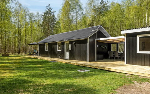 Tellervo - 1.5Km from the Sea: Legna, Casa, Portico, Deck, Latifoglie, Tetto, Color Legno, Pavimento In Legno, Eco Hotel