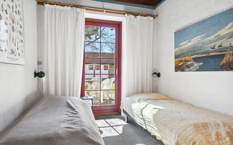 Natalija - 100M from the Sea: Parete, Camera Da Letto, Legna, Letto, Pavimento, Pavimentazione, Lenzuolo, Bedding, Biancheria, Interior Design