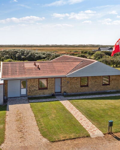 Ingward - 750M from the Sea