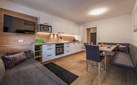 Hippach 500: Cabinetry, Mobilia, Controsoffitto, Costruzione, Legna, Cassetto, Cucina, Interior Design, Comfort, Color Legno