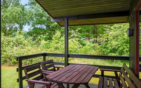 Matild - 800M from the Sea: Legna, Casa, Portico, Deck, Latifoglie, Tetto, Color Legno, Pavimento In Legno, Eco Hotel