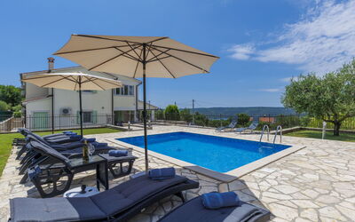 Villa Dina