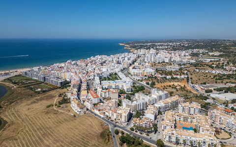 Sunny Beach Casa-M: Orizzonte, Città, Costa, Zona Residenziale, Appartamento, Mare, Costiera E Morfologie Oceanic, Insediamento Umano, Urban Design, Oceano