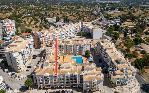 Sunny Beach Casa-M: Costruzione, Zona Residenziale, Città, Appartamento, Cittadina, Quartiere, Facciata, Architettura, Condominio, Urban Design