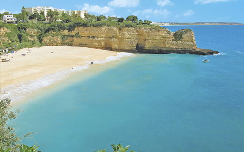 Sunny Beach Casa-M: Acqua, Cielo, Nube, Risorse Idriche, Pianta, Azzurro, Blu, Paesaggio Naturale, Albero, Costiera E Morfologie Oceanic