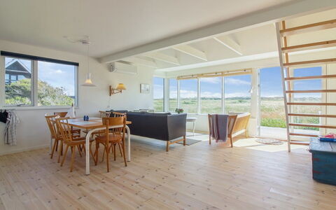 Helga - 800M from the Sea: Zona Residenziale, Tetto, Sobborgo, Driveway, Estate, Camino