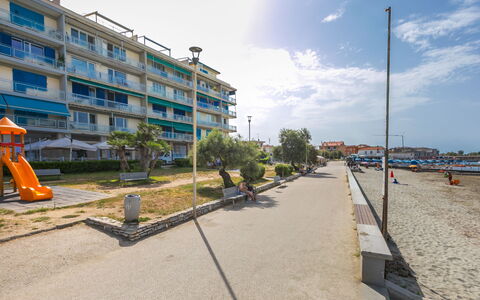 Massimo Beach House: Nube, Cielo, Pianta, Arecales, Shade, Albero, Costiera E Morfologie Oceanic, Tempo Libero, Impianto Terrestre, Barca