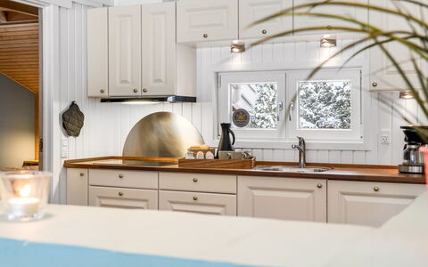 Valda - 1.5Km from the Sea: Interior Design, Legna, Mobilia, Cucina, Soffitto, Pavimentazione, Illuminazione, Controsoffitto, Elettrodomestico Da Cucina, Cabinetry