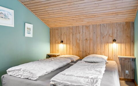 Valda - 1.5Km from the Sea: Letto, Interior Design, Camera Da Letto, Lenzuolo, Bedding, Pavimento, Pavimentazione, Legna, Soffitto, Mobilia