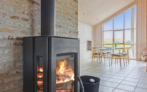 Ran - 1.5Km from the Sea: Legna, Casa, Portico, Deck, Latifoglie, Tetto, Color Legno, Pavimento In Legno, Eco Hotel