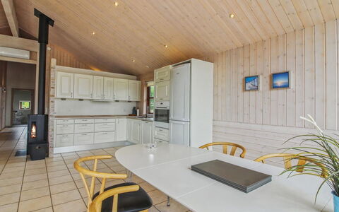 Ran - 1.5Km from the Sea: Legna, Casa, Portico, Deck, Latifoglie, Tetto, Color Legno, Pavimento In Legno, Eco Hotel