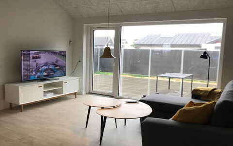 Esger - 900M from the Sea: Soffitto, Pavimentazione, Interior Design, Pavimento, Materiale Composito, Mobilia, Ricorrere, Hotel, Design, Illuminazione Diurna