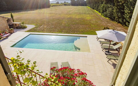 Le Mas de Marius: Pianta, Acqua, Proprietà, Verde, Shade, Piscina, Cielo, Botanica, Rettangolo, Albero