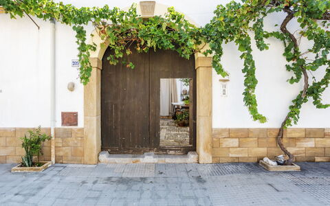 San Vito Lo Capo 155: Pianta, Proprietà, Porta, Costruzione, Legna, Manto Stradale, Casa, Parete, Finestra, Erba