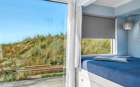 Hoat - 300M from the Sea: Legna, Interior Design, Mobilia, Pavimento, Pavimentazione, Casa, Camera, Mare, Soffitto, Finestra Trattamento