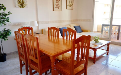 Dénia 189: Mobilia, Pavimentazione, Legna, Pavimento, Interior Design, Tavolo, Camera, Sedia, Cucina & Sala Da Pranzo Tavolo, Sala Da Pranzo
