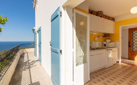Carqueiranne 99: Cabinetry, Proprietà, Controsoffitto, Costruzione, Cielo, Legna, Illuminazione, Interior Design, Finestra, Pavimento