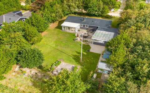 Waghn - 800M to the Fjord: Legna, Tetto, Architettura, Casa, Casa, Villetta, Raccordo, Latifoglie, Pendenza, Estate