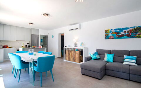 Estrella Azul: Mobilia, Tavolo, Blu, Casa, Pavimento, Immobiliare, Sedia, Pavimentazione, Soggiorno, Soffitto